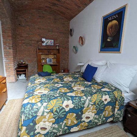 Romantic And Atypical Apartments In Prague'S Montmartre Kültér fotó